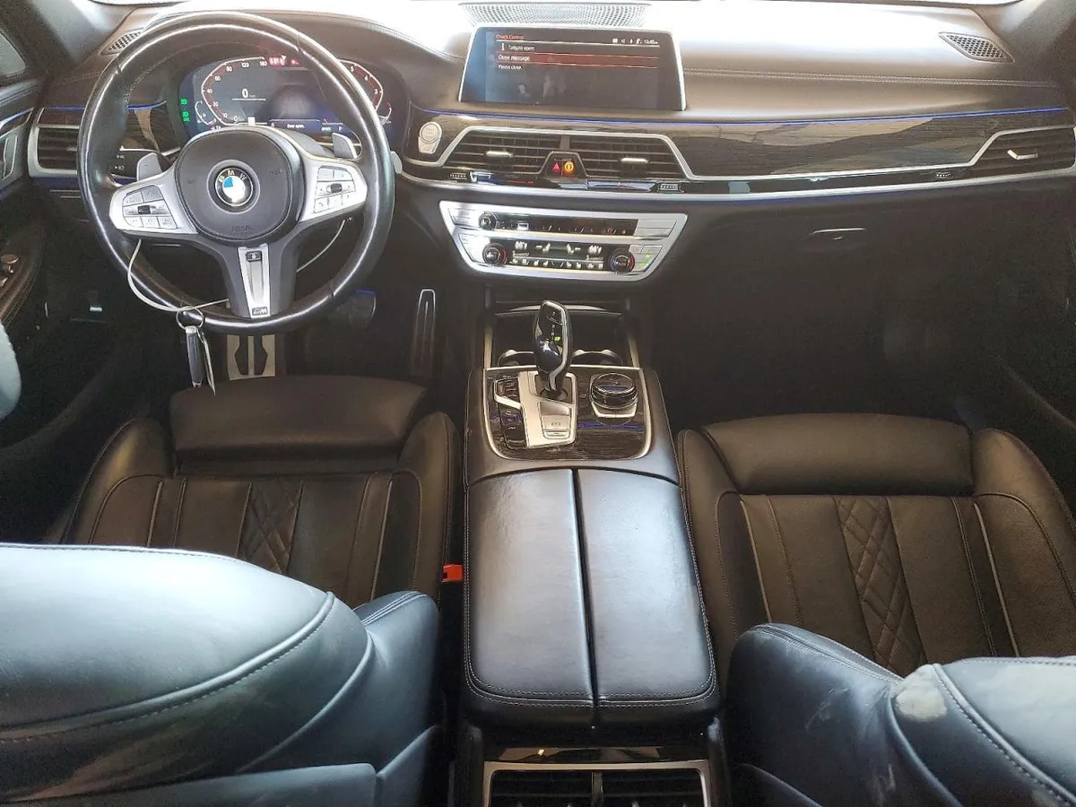 BMW 750 XI 2022