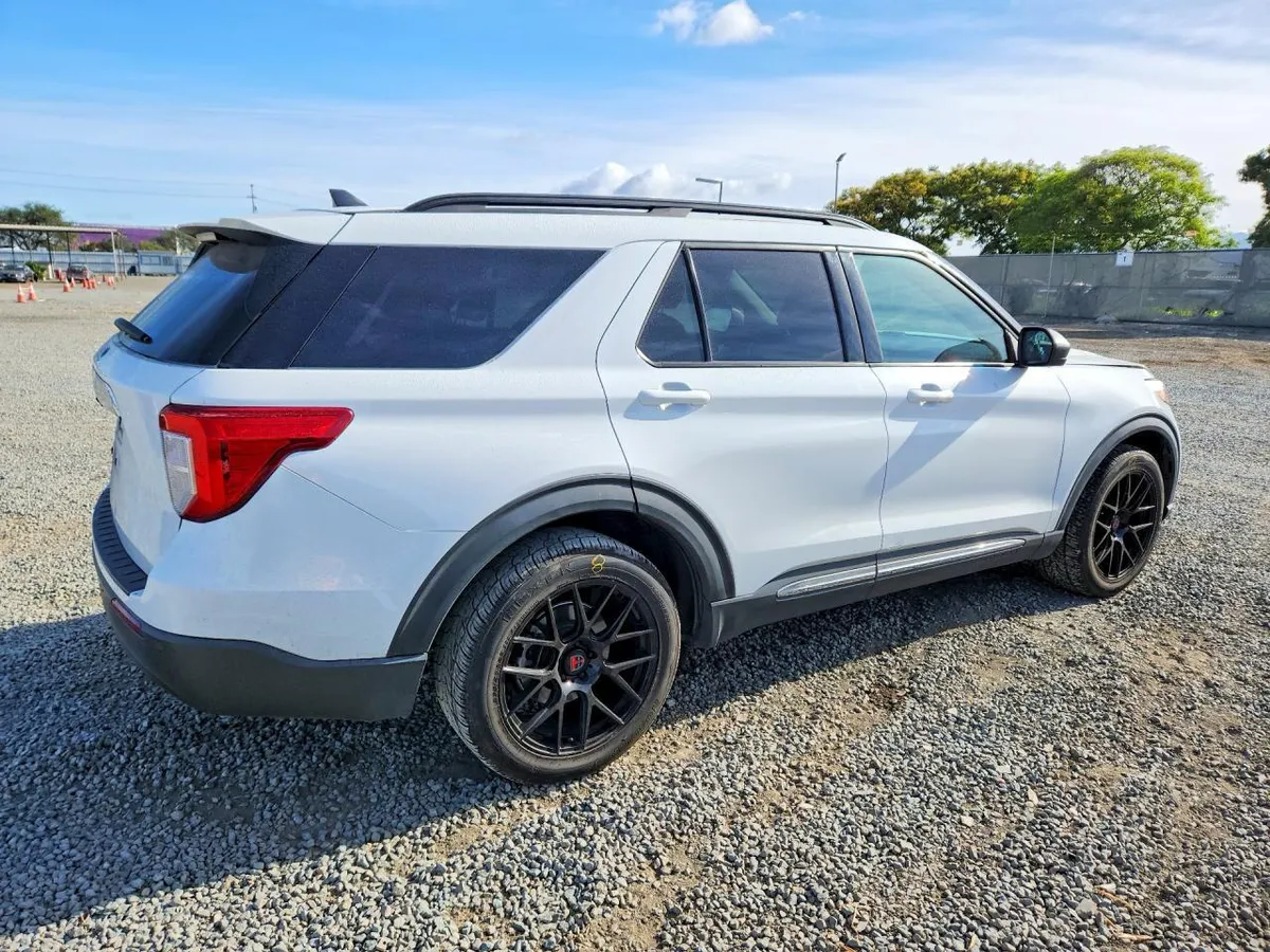 FORD EXPLORER XLT 2021
