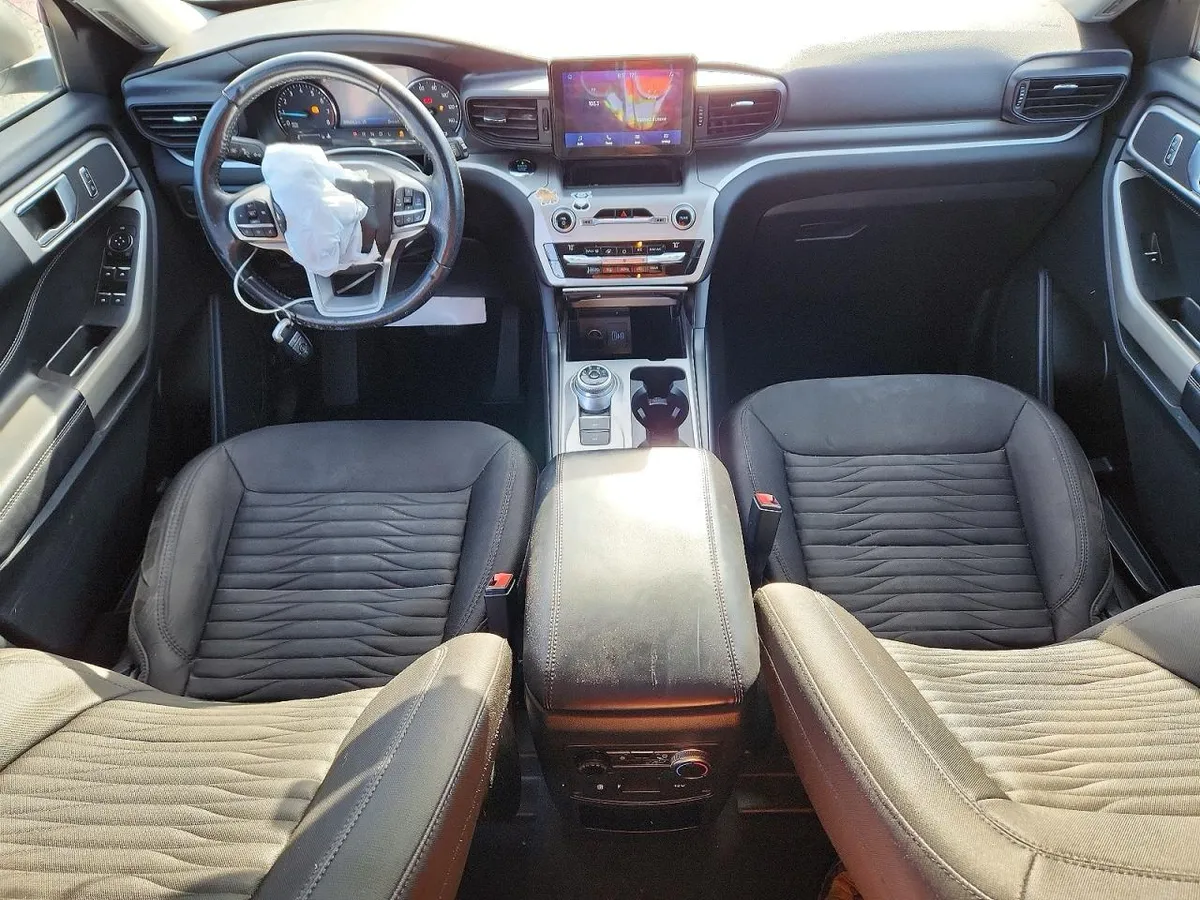 FORD EXPLORER XLT 2021