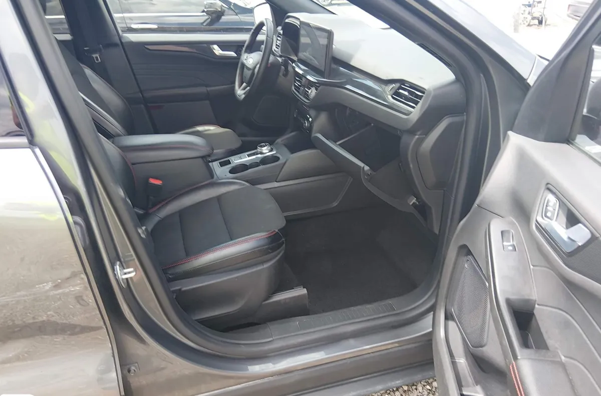 FORD ESCAPE ST-LINE 2024