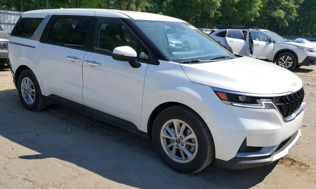 KIA CARNIVAL LX 2023