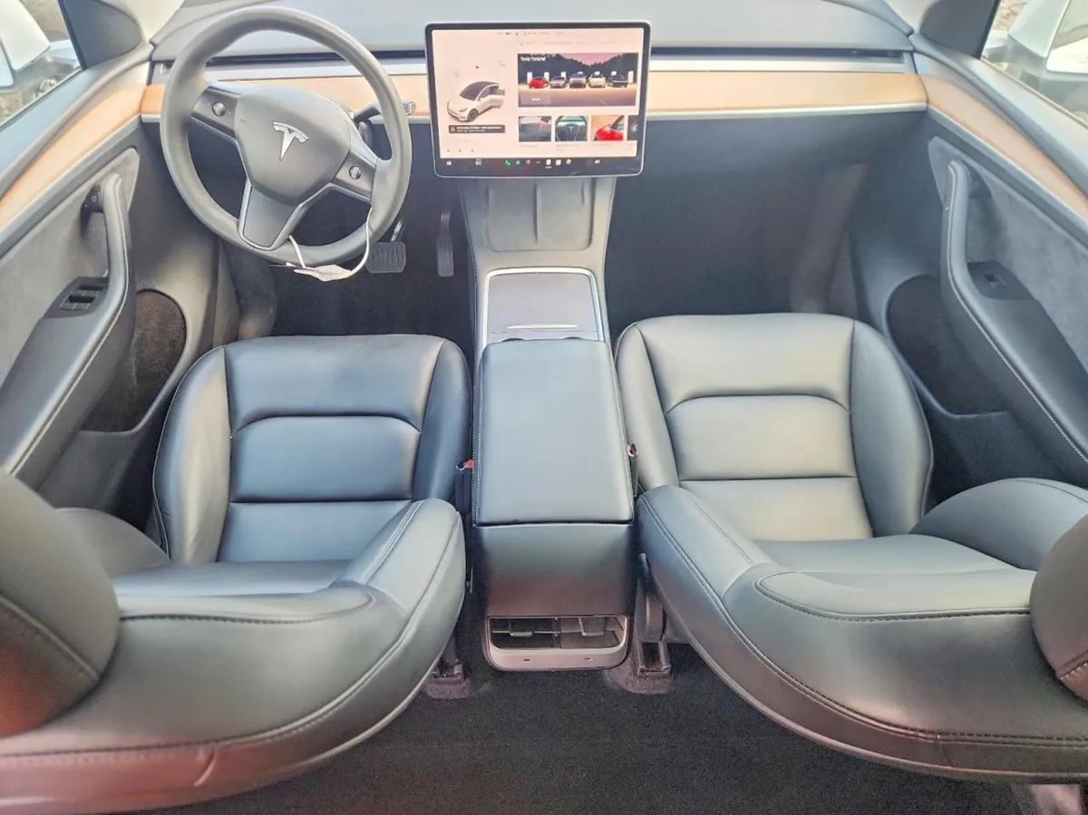 TESLA MODEL Y 29 2023