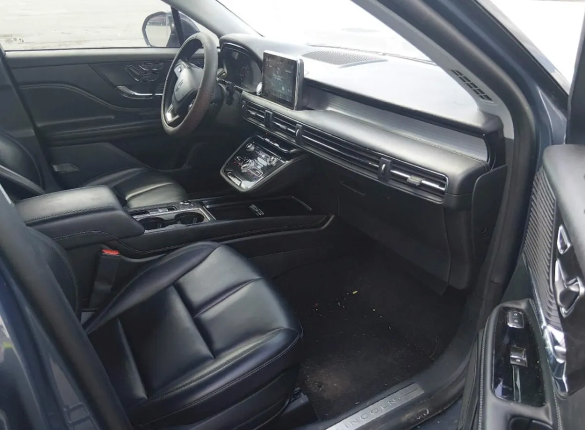 LINCOLN CORSAIR STANDARD 2 2022