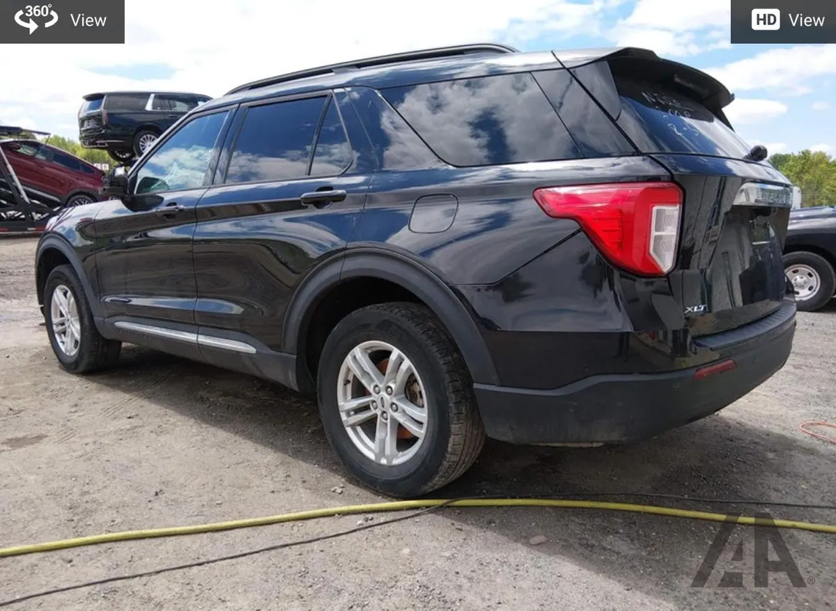 FORD EXPLORER XLT 2023