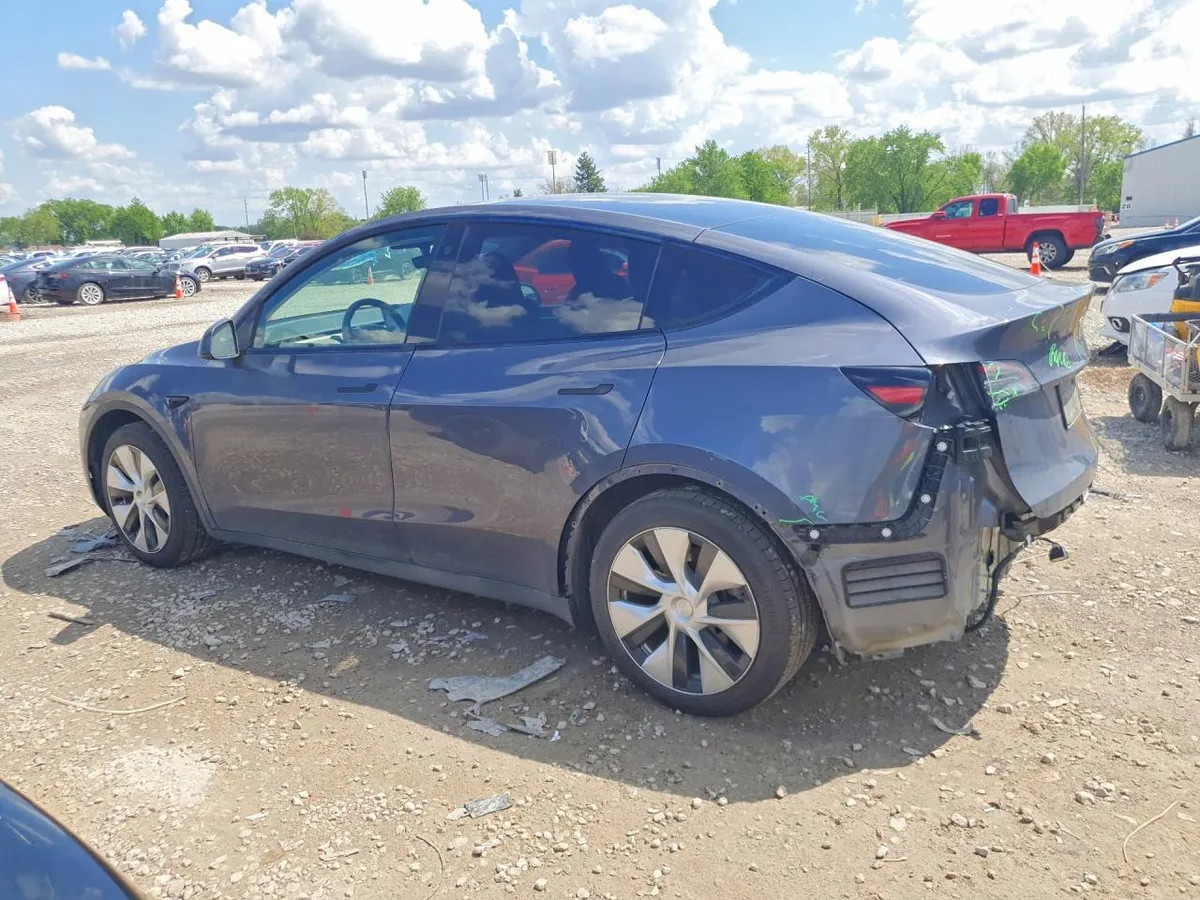 TESLA MODEL Y 2023