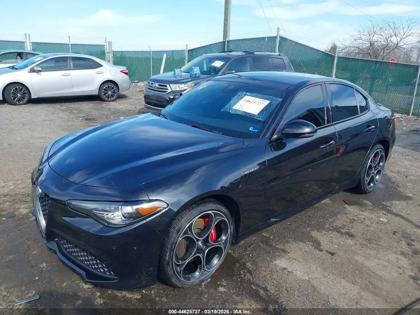 ALFA ROMEO GIULIA VELOCE ПОЛНЫЙ ПРИВОД Q4) 2022