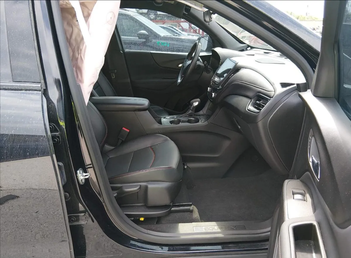 CHEVROLET EQUINOX ЭКСКЛЮЗИВНЫЙ ДИЗАЙН. ВМЕСТО СКУЧНОГО ХРОМА ВАС ЖДУТ ЧЕРНАЯ ГЛЯНЦЕВАЯ РЕШЕТКА ТЕМНЫЕ КОЛЕСА И ЧЕРНЫЕ 2024