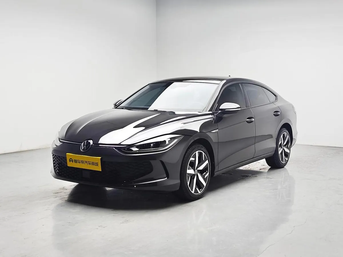 VOLKSWAGEN LAMANDO L - SKODA 2023