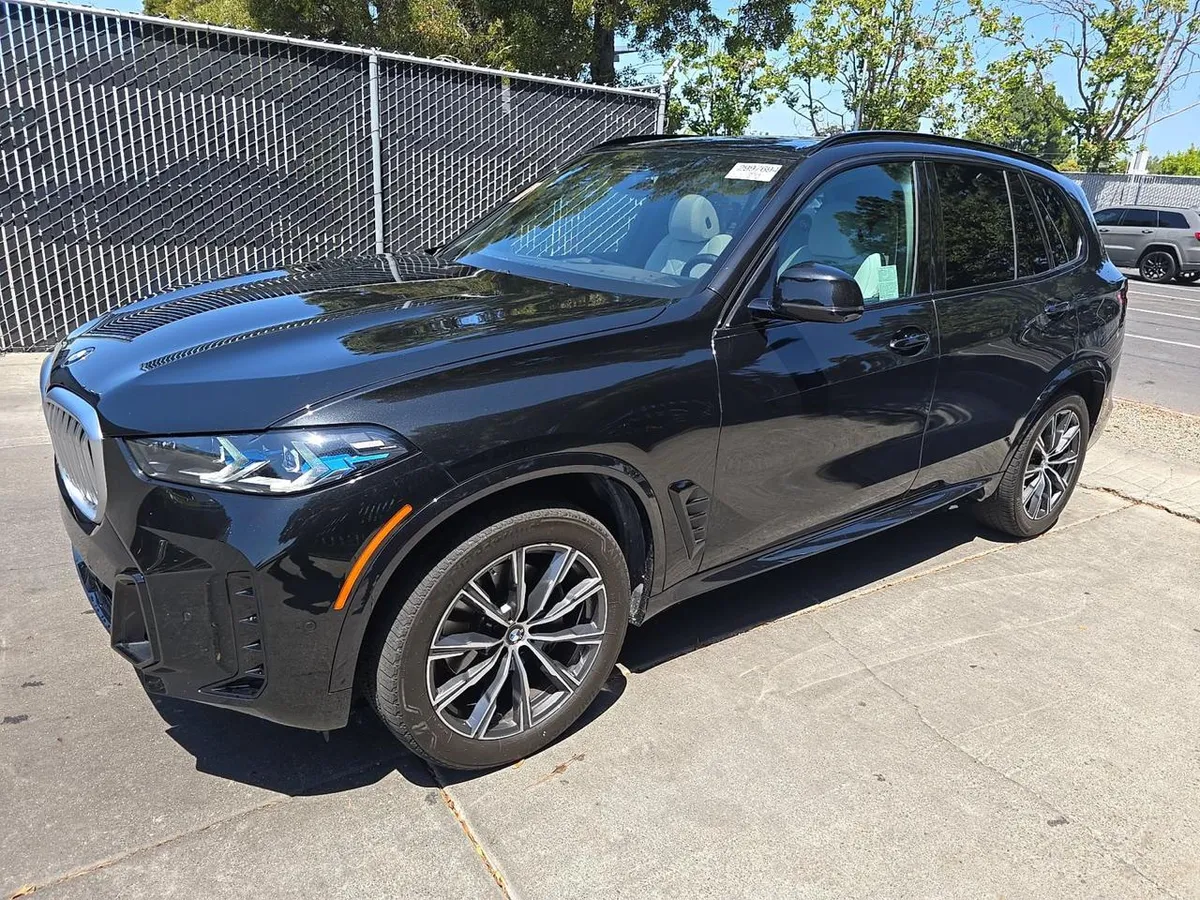 BMW X5 SPORTS ACTIVITY VEHICLE 2024