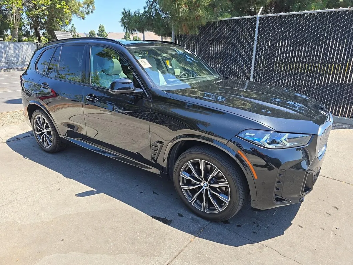 BMW X5 SPORTS ACTIVITY VEHICLE 2024