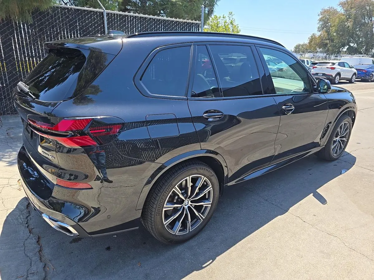 BMW X5 SPORTS ACTIVITY VEHICLE 2024