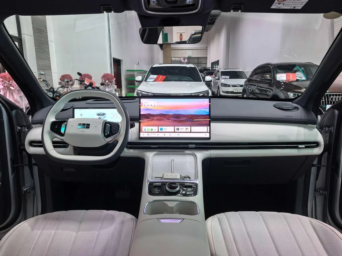 GEELY STARSHIP EM-I STARSHIP 7 EM-I 2025