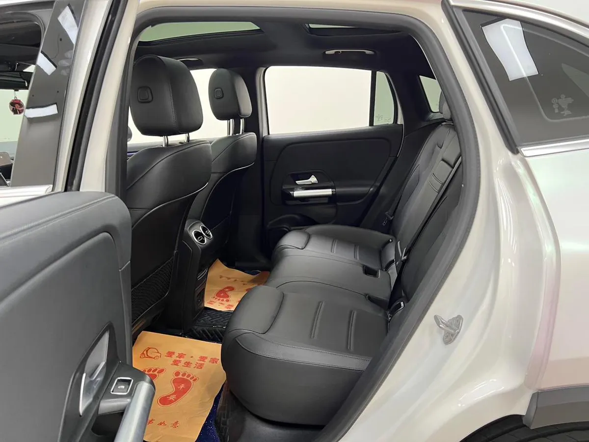 MERCEDES-BENZ EQA 2023