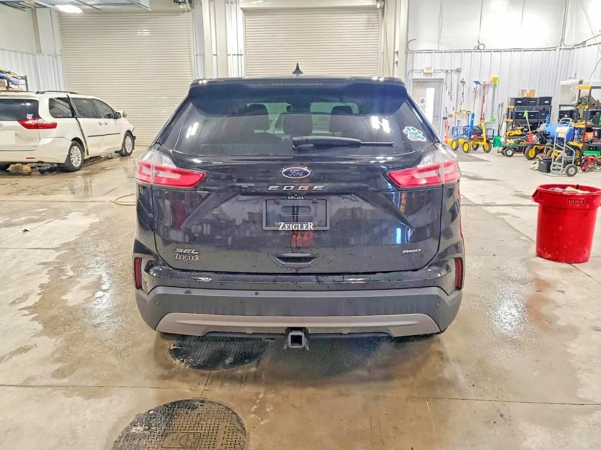 FORD EDGE SEL 2022