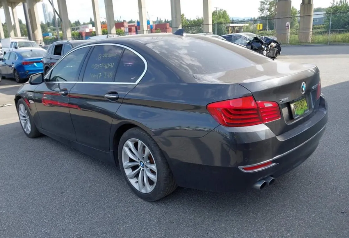 BMW 528 XI 2016