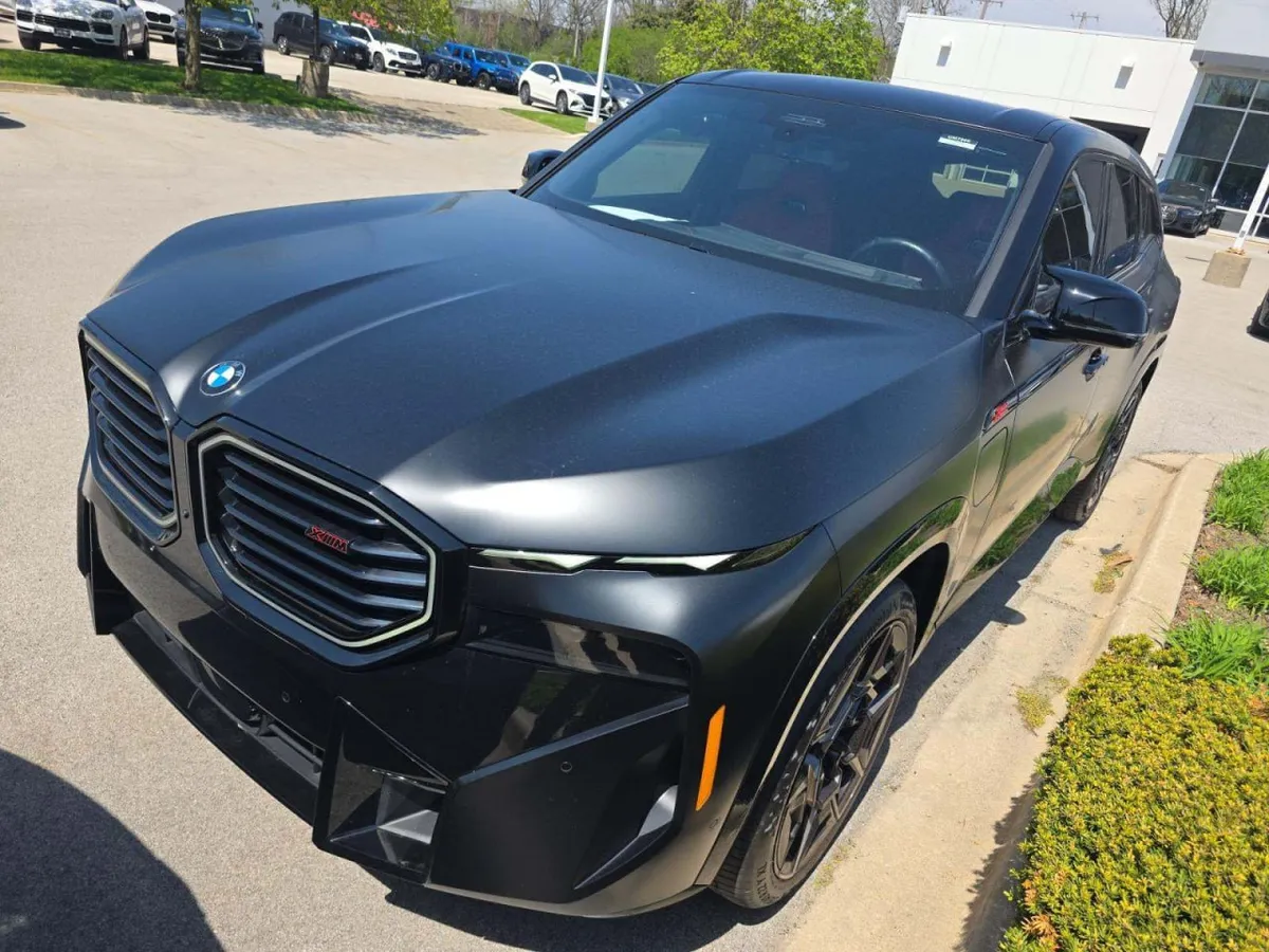 BMW XM LABEL RED 2024