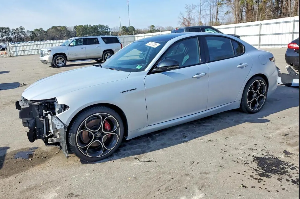 ALFA ROMEO GIULIA TI 2023