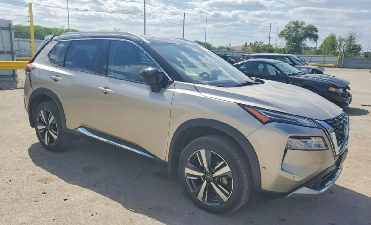 NISSAN ROGUE PLATINUM 2022