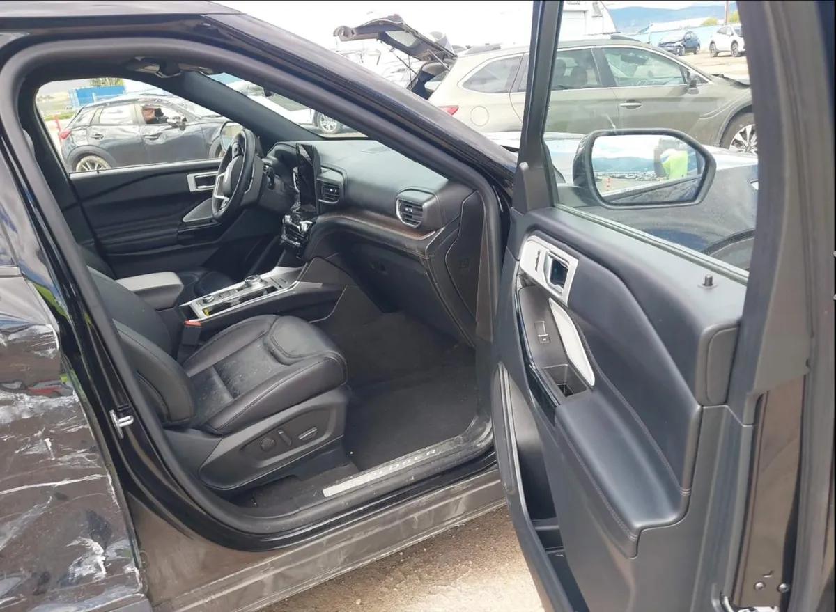 FORD EXPLORER PLATINUM 3 2022