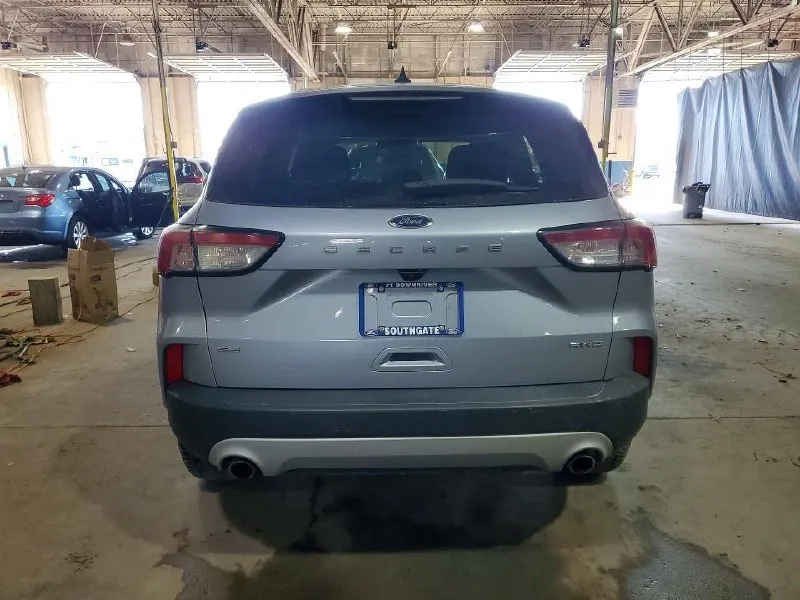 FORD ESCAPE SE 2022