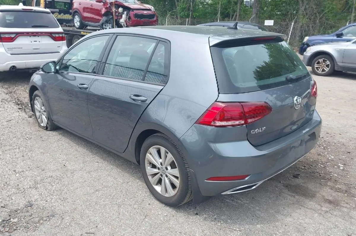 VOLKSWAGEN GOLF 2021