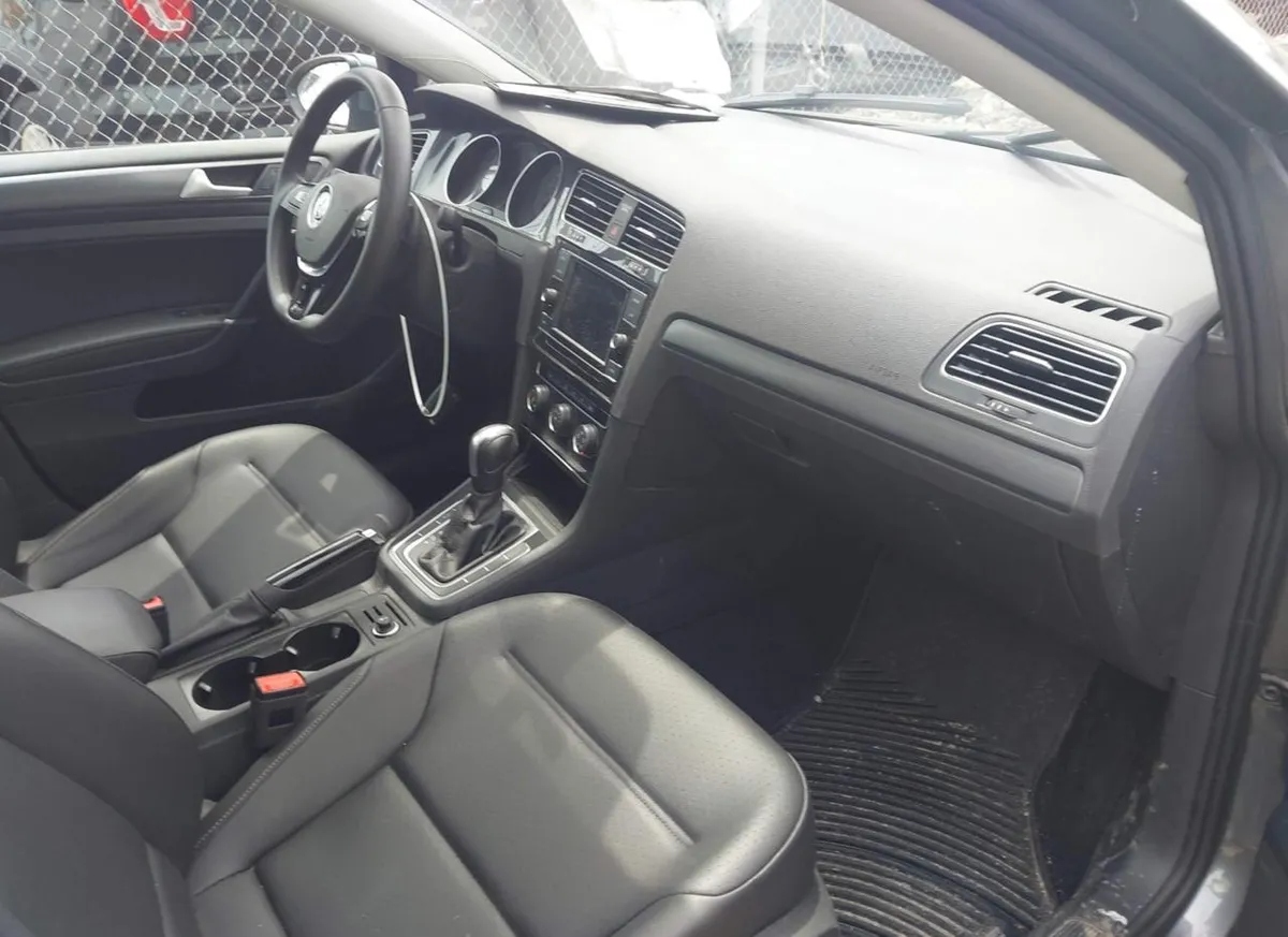 VOLKSWAGEN GOLF 2021
