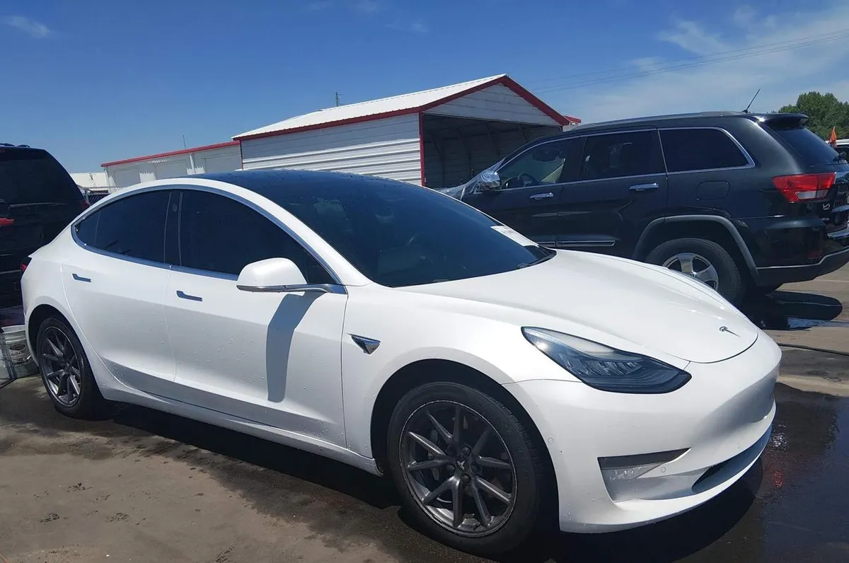 TESLA MODEL 3 LONG RANGE/PERFORMANCE 2019