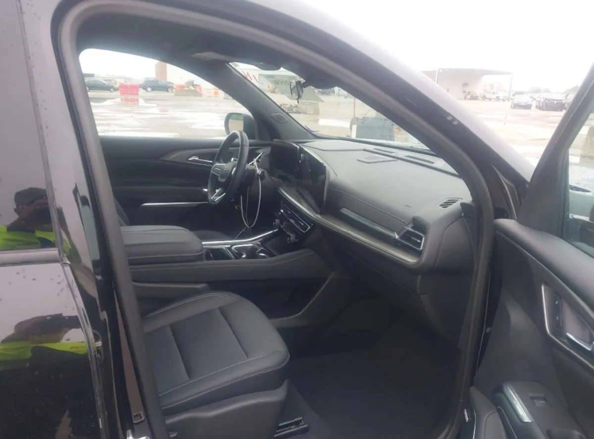 CHEVROLET TRAVERSE LT 2024