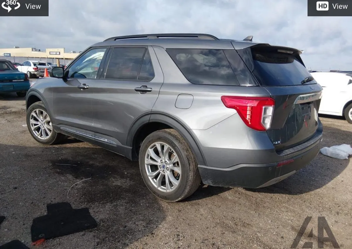 FORD EXPLORER XLT 2023