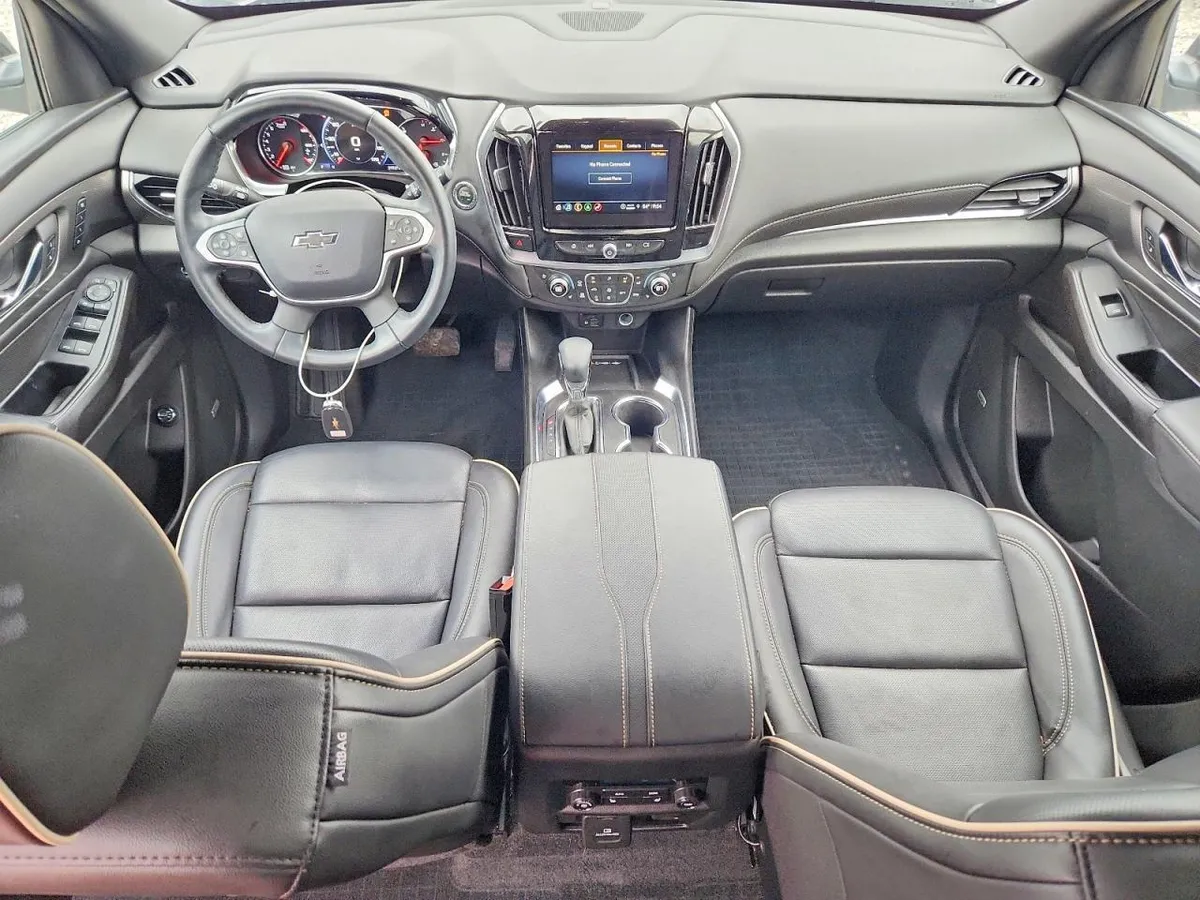 CHEVROLET TRAVERSE ЭЛЕКТРОПРИВОД БАГАЖНИКА ВЕНТИЛЯЦИЯ И ПОДОГРЕВ ПЕРЕДНИХ СИДЕНИЙ ПОДОГРЕВ РУЛЯ И ВТОРОГО РЯДА ПАМЯТЬ С 2023