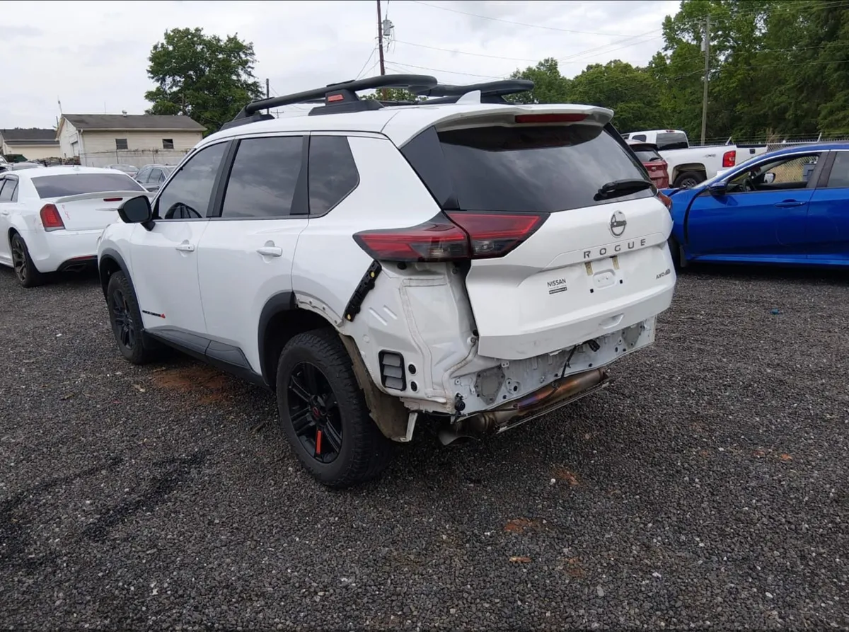NISSAN ROGUE 5L 2025