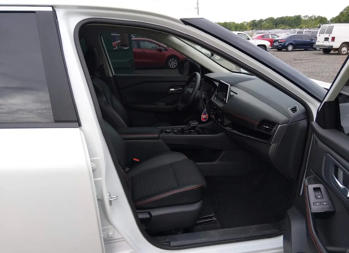 NISSAN ROGUE 5L 2025