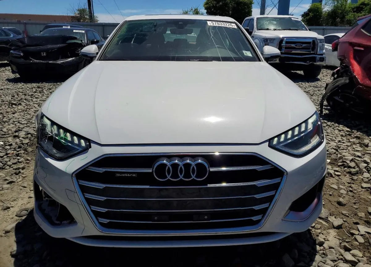 AUDI A4 PREMIUM 2023
