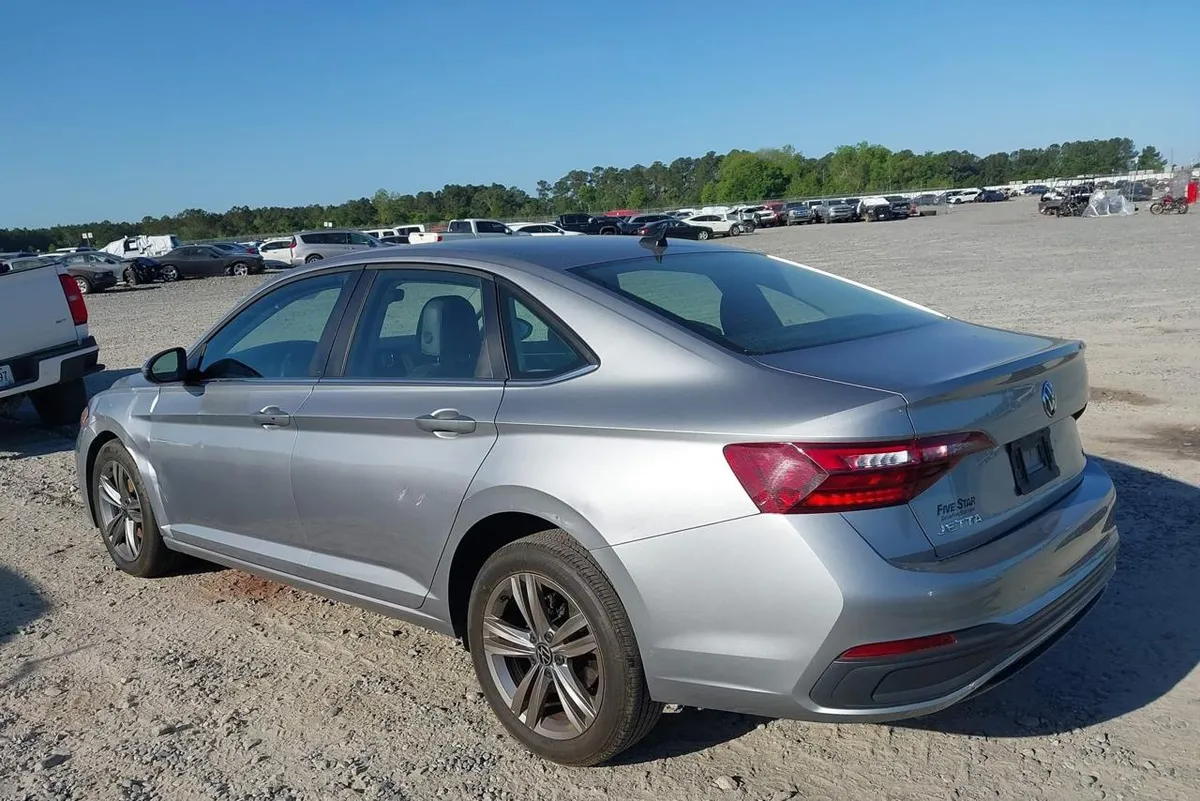 VOLKSWAGEN JETTA - - 2024