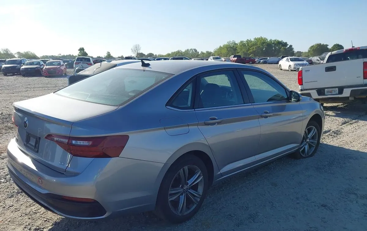 VOLKSWAGEN JETTA - - 2024