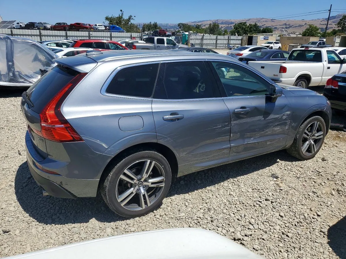 VOLVO XC60 T5 MOMENTUM 2021