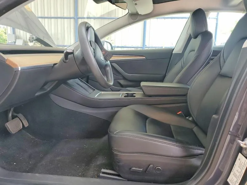 TESLA MODEL 3 2021