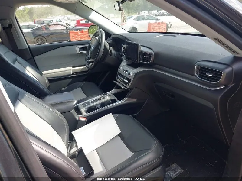 FORD EXPLORER XLT 2022