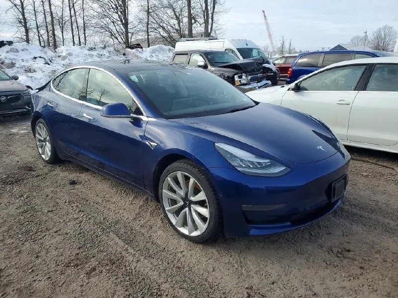 TESLA MODEL 3 2020