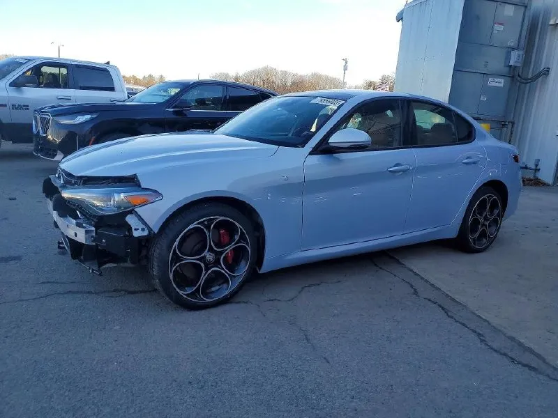 ALFA ROMEO GIULIA SUPER 2022
