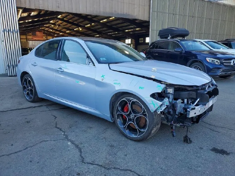 ALFA ROMEO GIULIA SUPER 2022