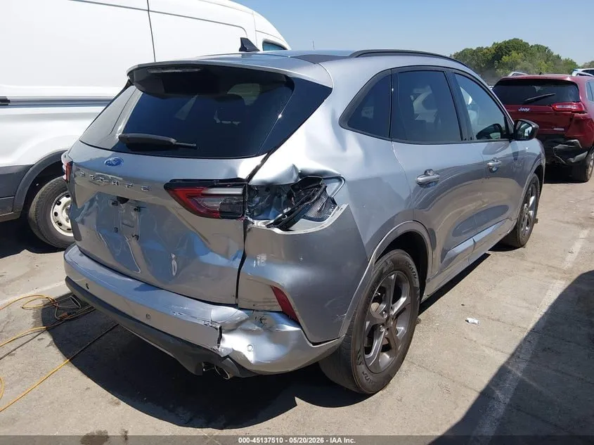 FORD ESCAPE ST-LINE 2023