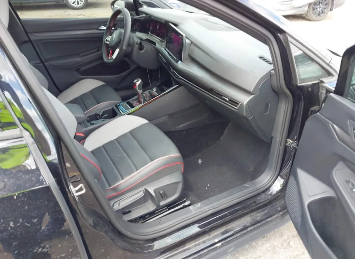 VOLKSWAGEN GOLF GTI AUTOBAHN 2023