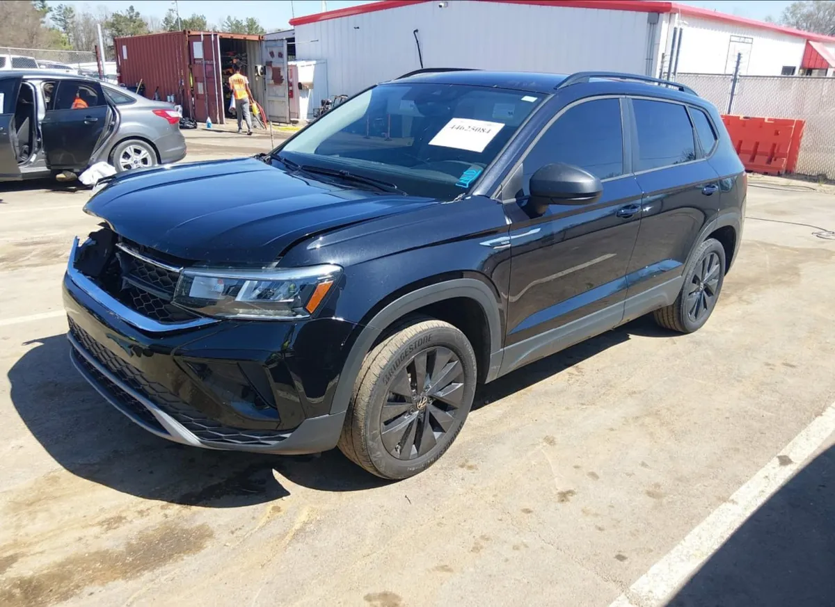 VOLKSWAGEN TAOS 2024