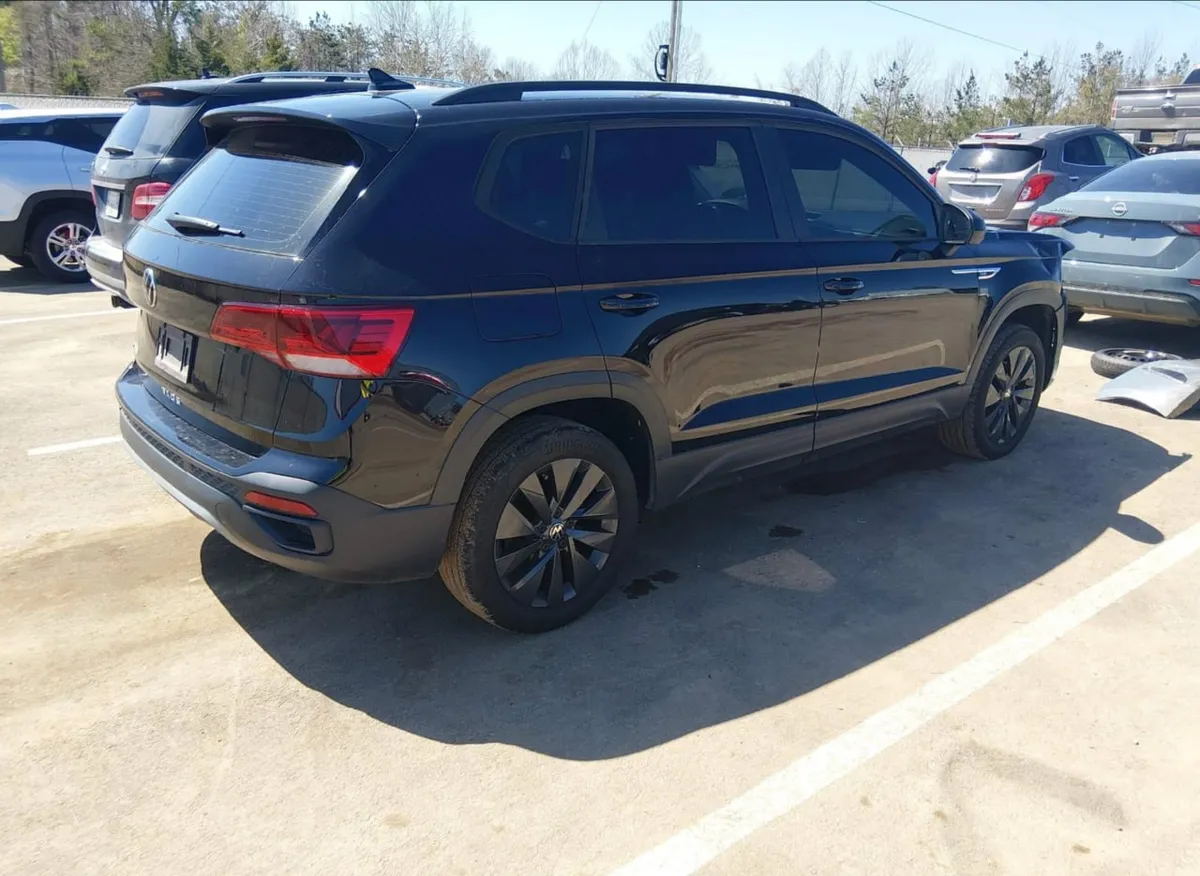 VOLKSWAGEN TAOS 2024