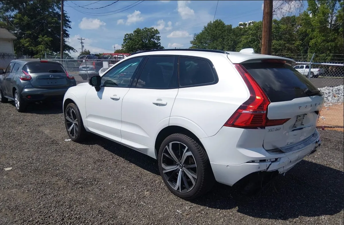 VOLVO XC60 B6 ULTIMATE DARK 2023