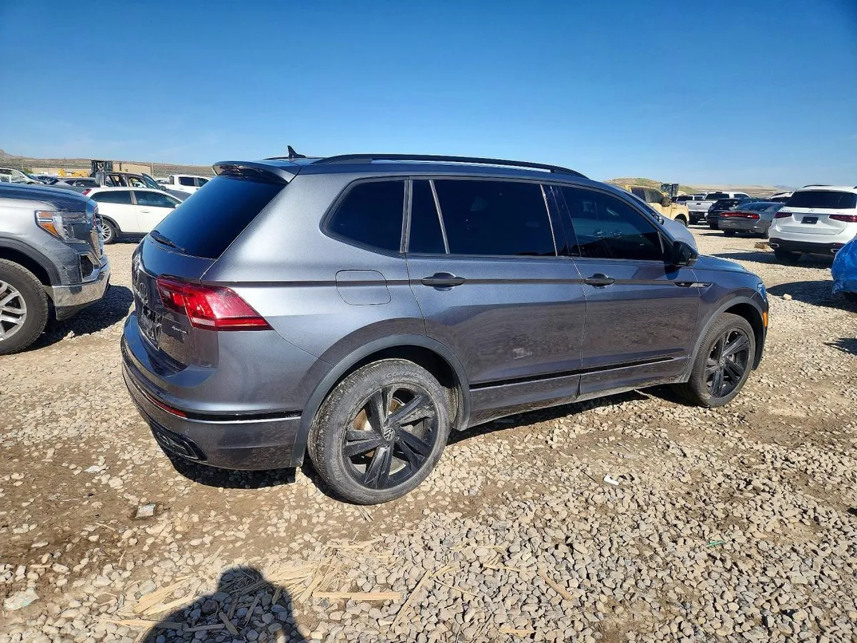 VOLKSWAGEN TIGUAN ПОДОГРЕВ СИДЕНИЙ КЛИМАТ-КОНТРОЛЬ КРУИЗ-КОНТРОЛЬ И МНОГОЕ ДРУГОЕ 2023