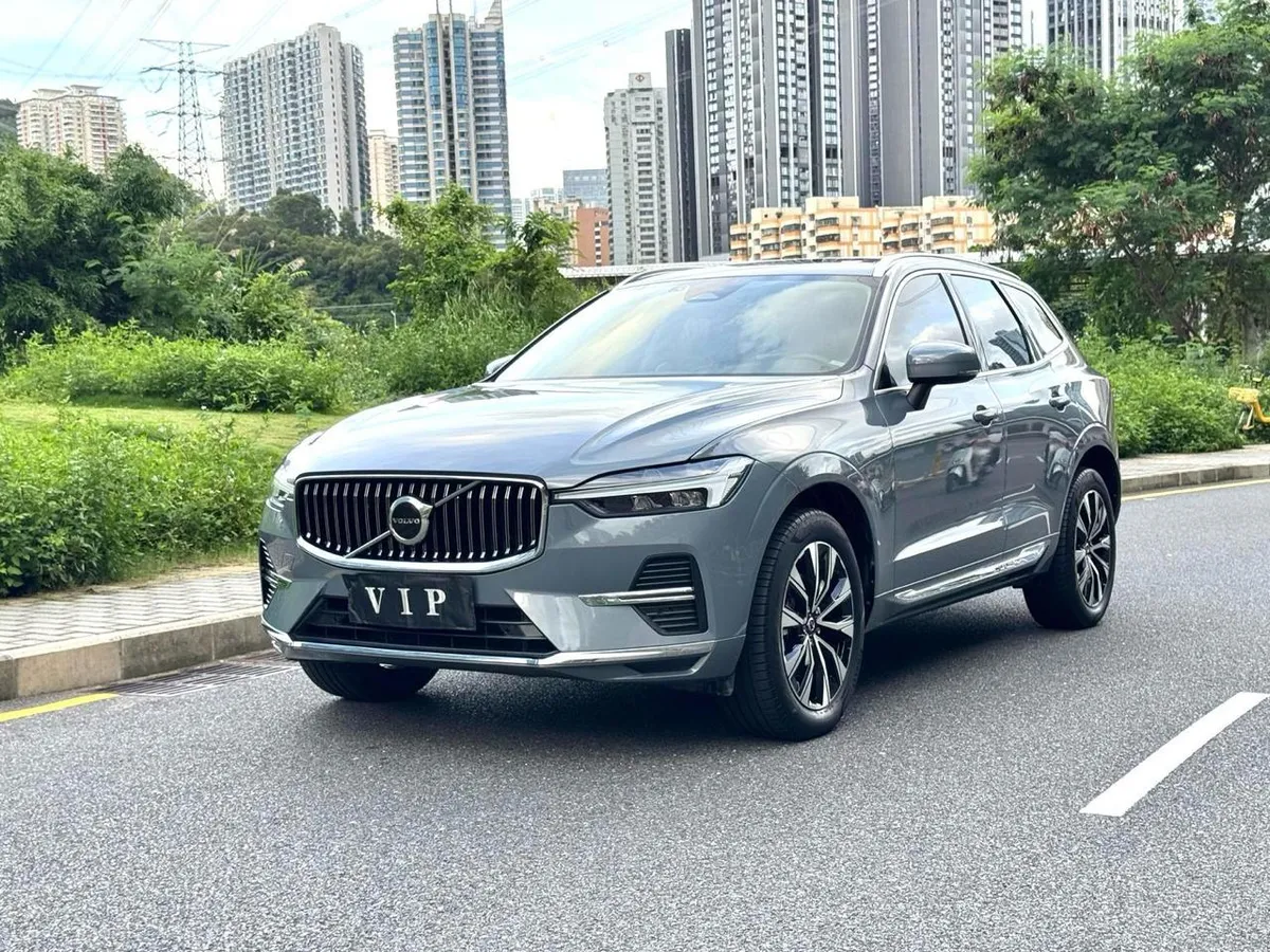 VOLVO XC60 LUXURY 2023