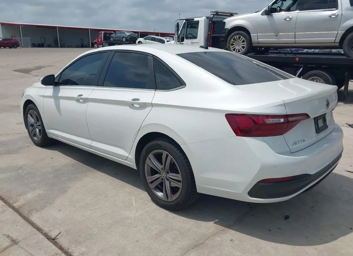 VOLKSWAGEN JETTA SE 2024