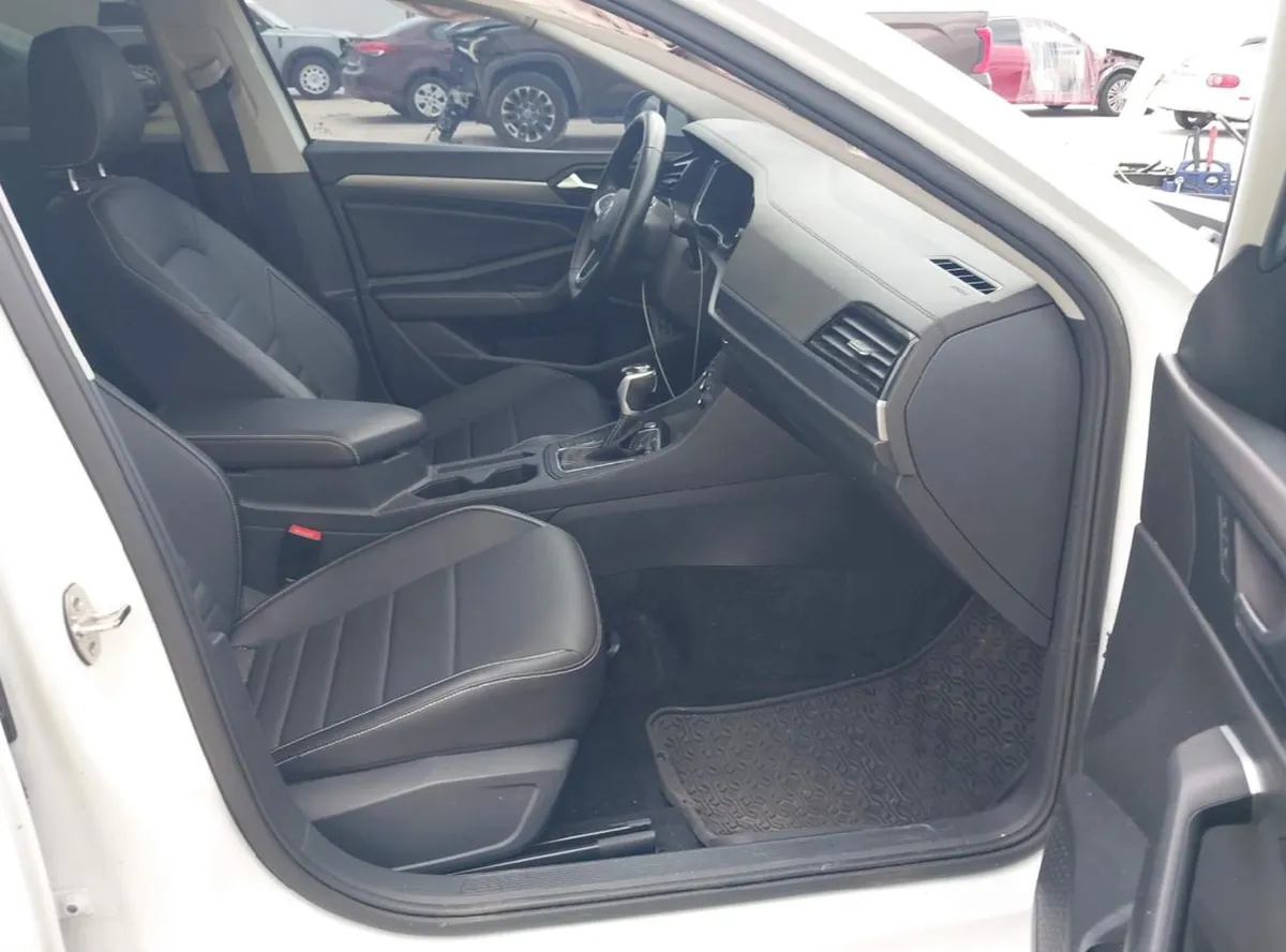 VOLKSWAGEN JETTA SE 2024